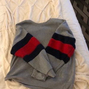 grey oversized sweatshirt with fluffy details